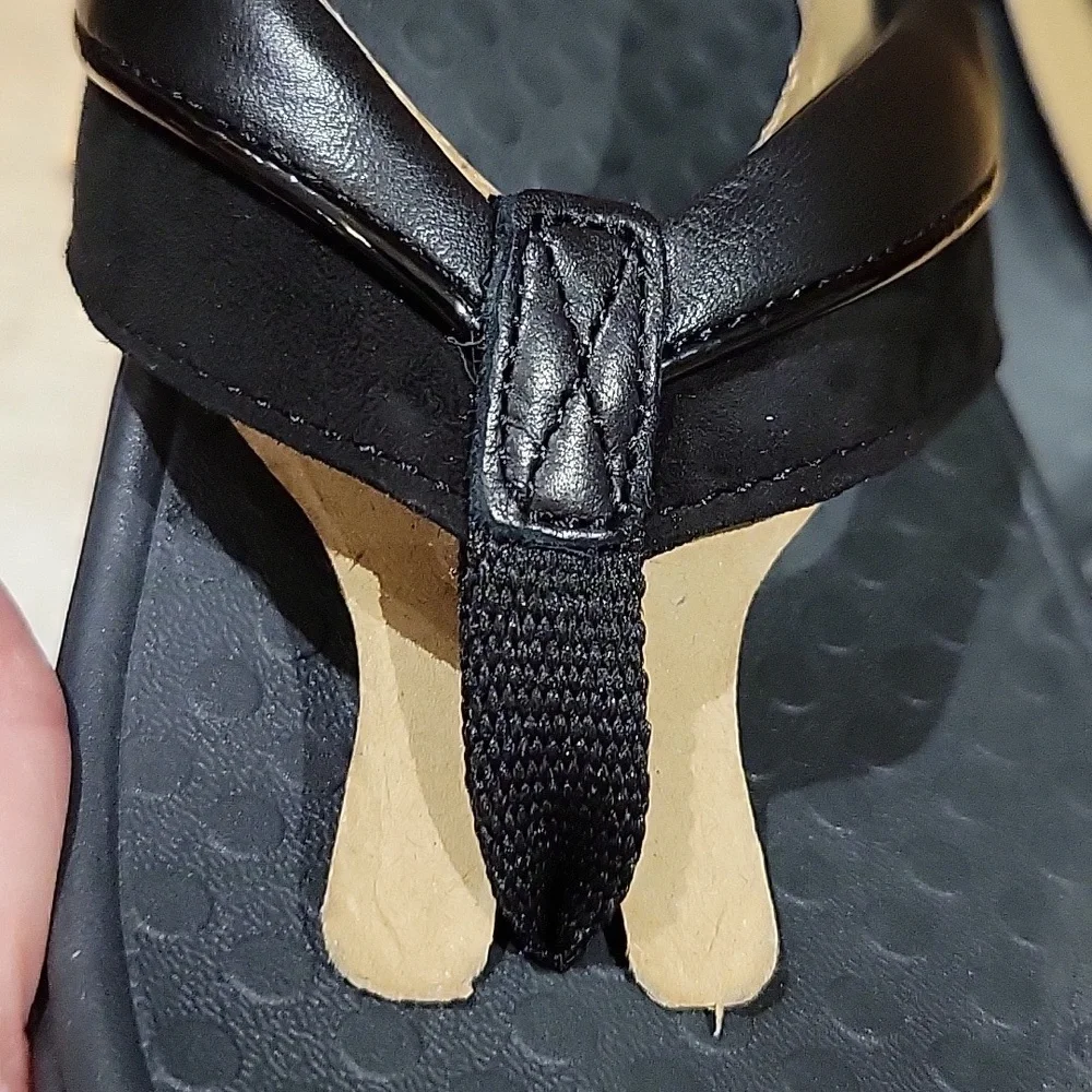 New In Box: VIONIC Shore Toe Post Sandal - Picture 8 of 13